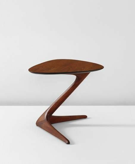 Chaise moderne en bois naturel